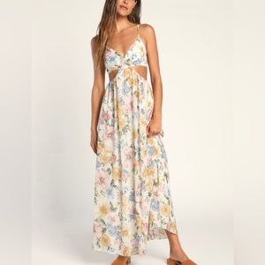 Lulu’s Floral Maxi Dress